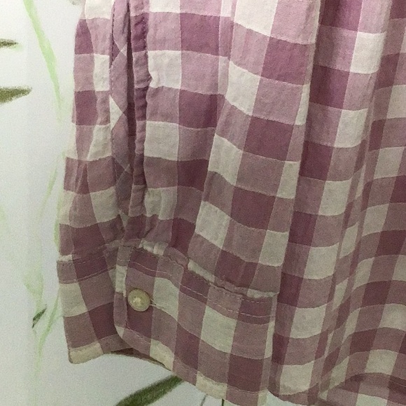 NWOT Eddie Bauer Classic Fit Shirt Medium  99% Cotton. 1% Spandex. White & Mauve - Picture 4 of 8